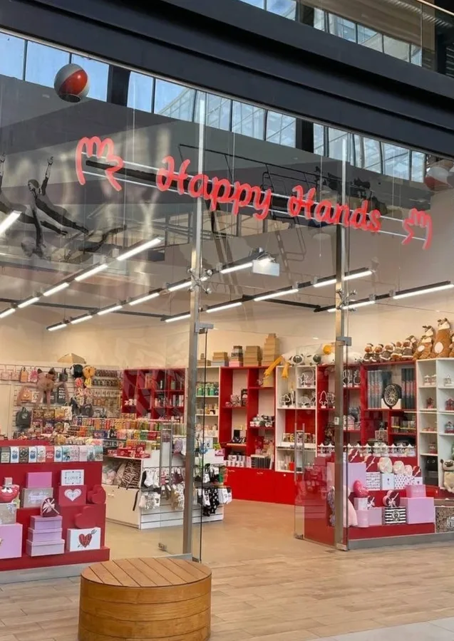 Витрина магазина Happy Hands в ТЦ «Гудок», Самара